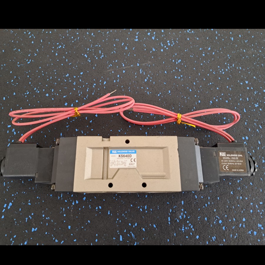 Van Điện Từ 5/3 KCC KS-640 Series Ren 1/2