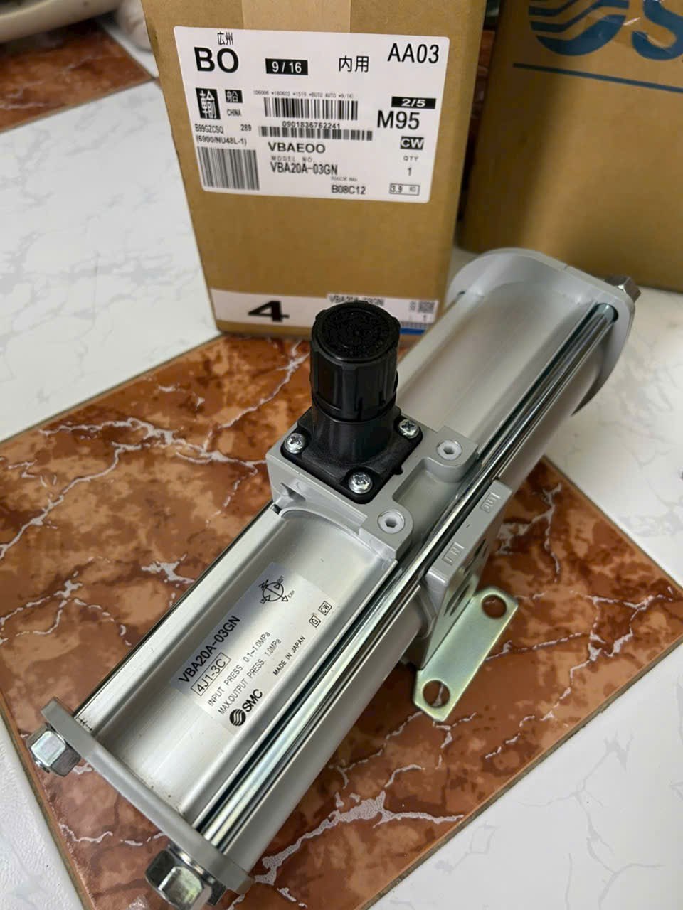 Bộ tăng áp khí nén SMC VBA20A-03GN