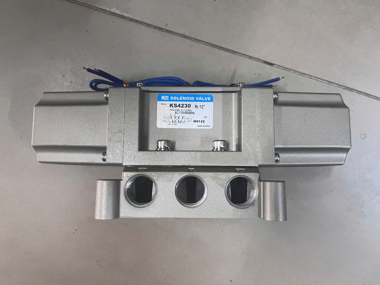 Van Điện Từ 5/2 2 Đầu Coil KCC KS4230 Ren 1/2