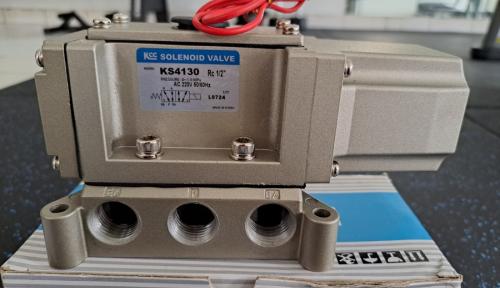Van Điện Từ 5/2 1 Đầu Coil KCC KS4130 Ren 1/2