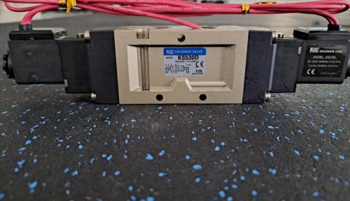 Van Điện Từ 5/3 KCC KS-530 Series Ren 3/8